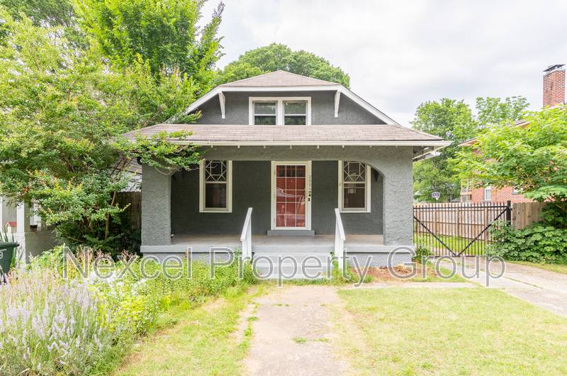 House for rent at 2004 Walker Ave, Memphis, TN 38104