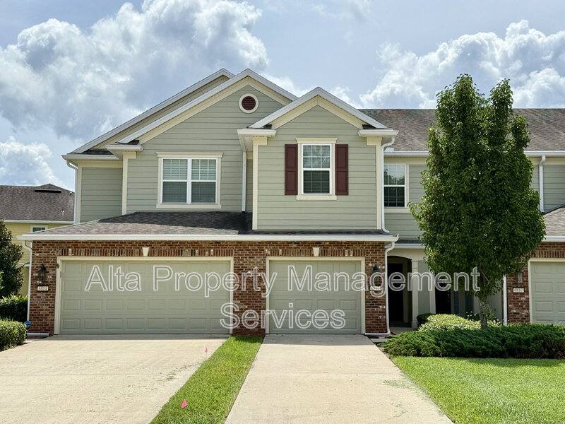 Townhouse for rent at 6812 Roundleaf Dr, Jacksonville, FL 32258