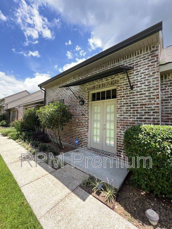 Townhouse for rent at 13797 Azalea Dr, Saint Francisville, LA 70775