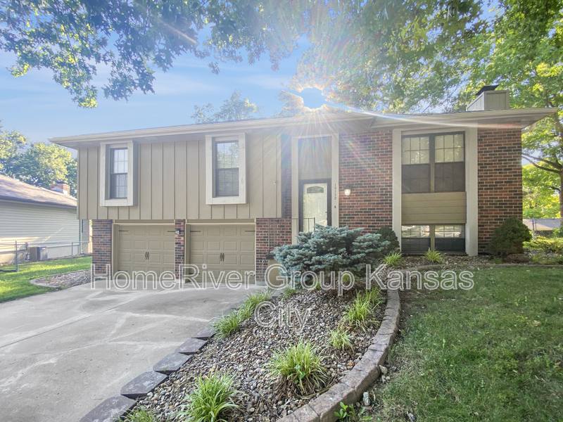 House for rent at 19112 E 14th Terrace Dr, Independence, MO 64056