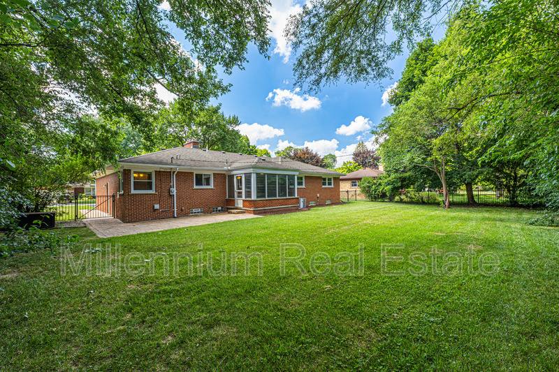 House for rent at 31671 Nixon, Franklin, MI 48025