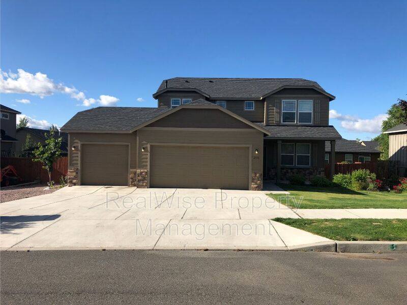 House for rent at 2350 NW Hazelwood Ave, Redmond, OR 97756