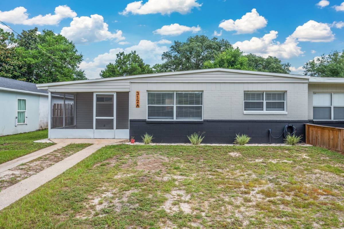 Townhouse for rent at 312A Washington Ave, Valparaiso, FL 32580