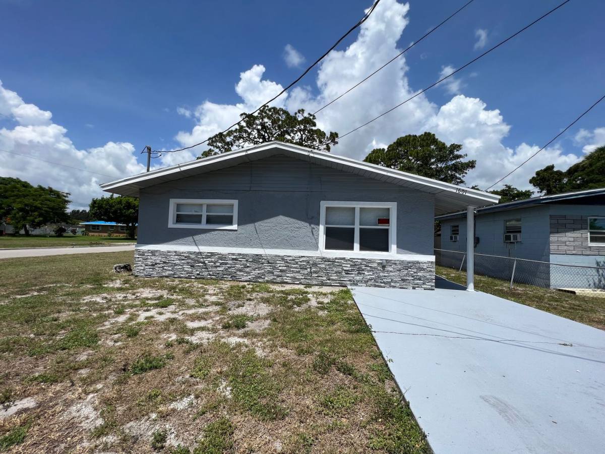 House for rent at 1601 N 18th St, Fort Pierce, FL 34950
