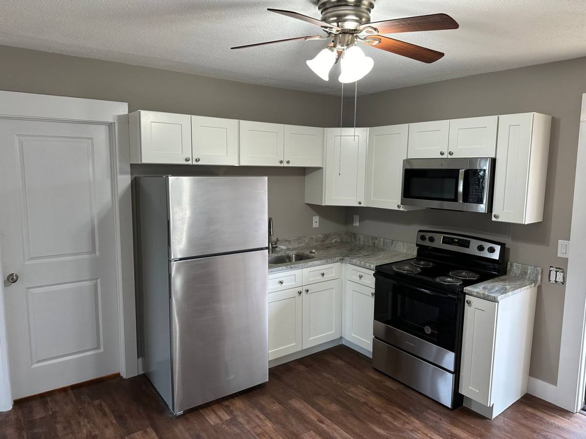 Apartment for rent at 227 Union St, Manchester, CT 06042
