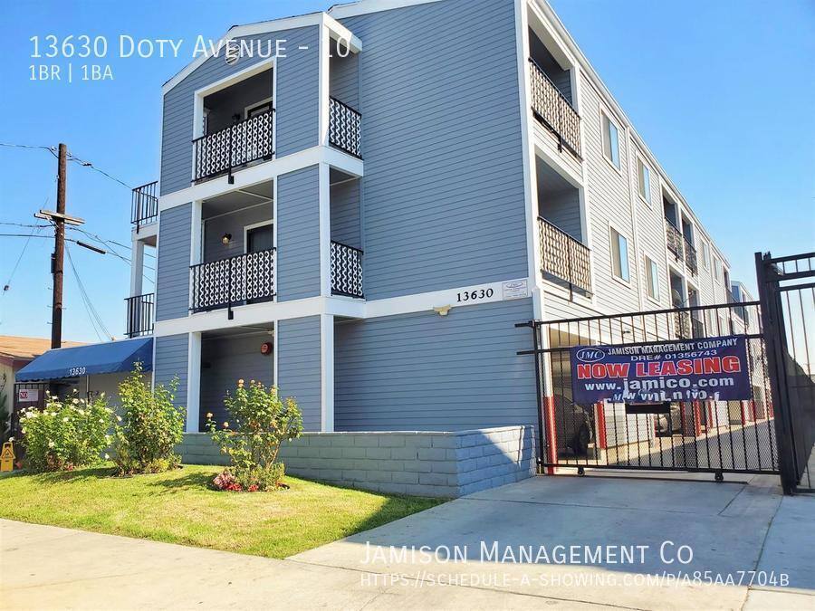 Apartment for rent at 13630 Doty Ave #10, Hawthorne, CA 90250