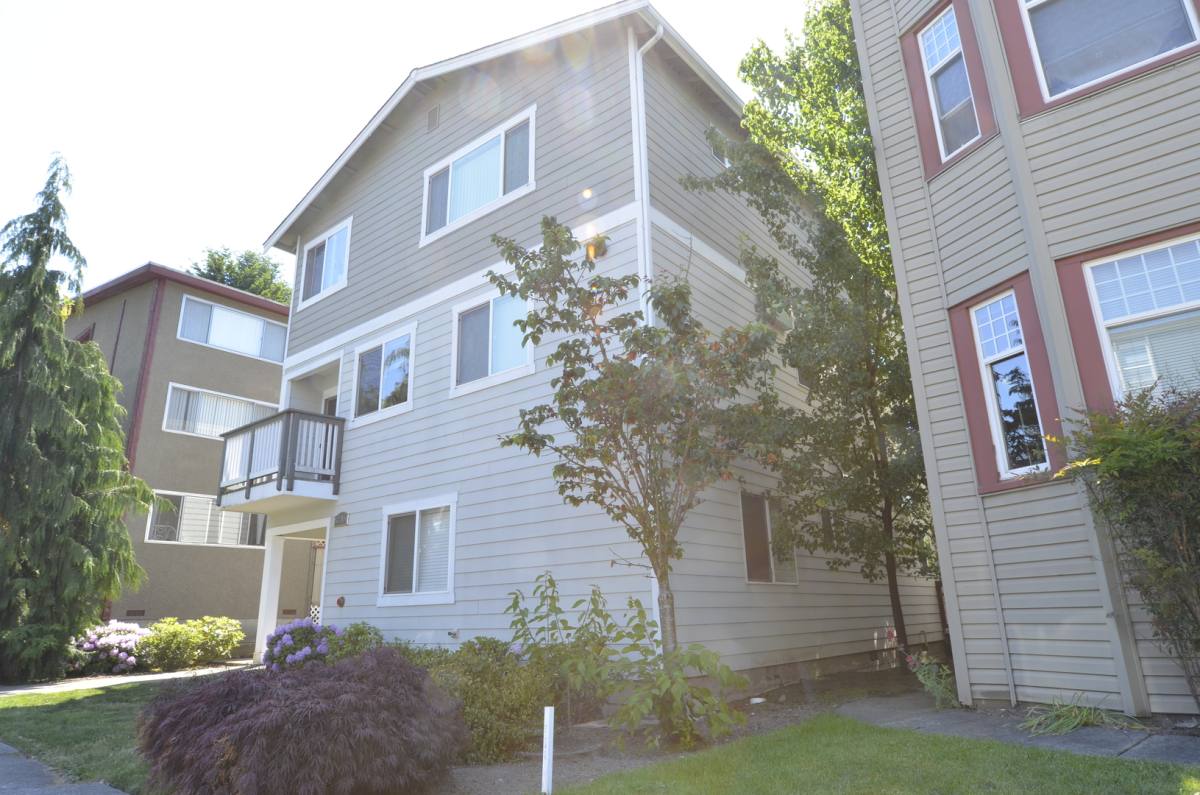 Apartment for rent at 5519 15th Ave NE, Seattle, WA 98105