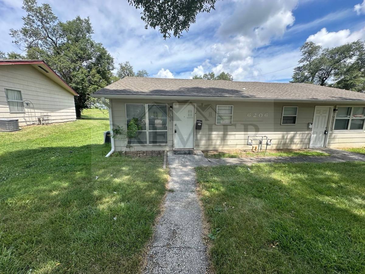 Townhouse for rent at 6206 E 153rd St, Grandview, MO 64030