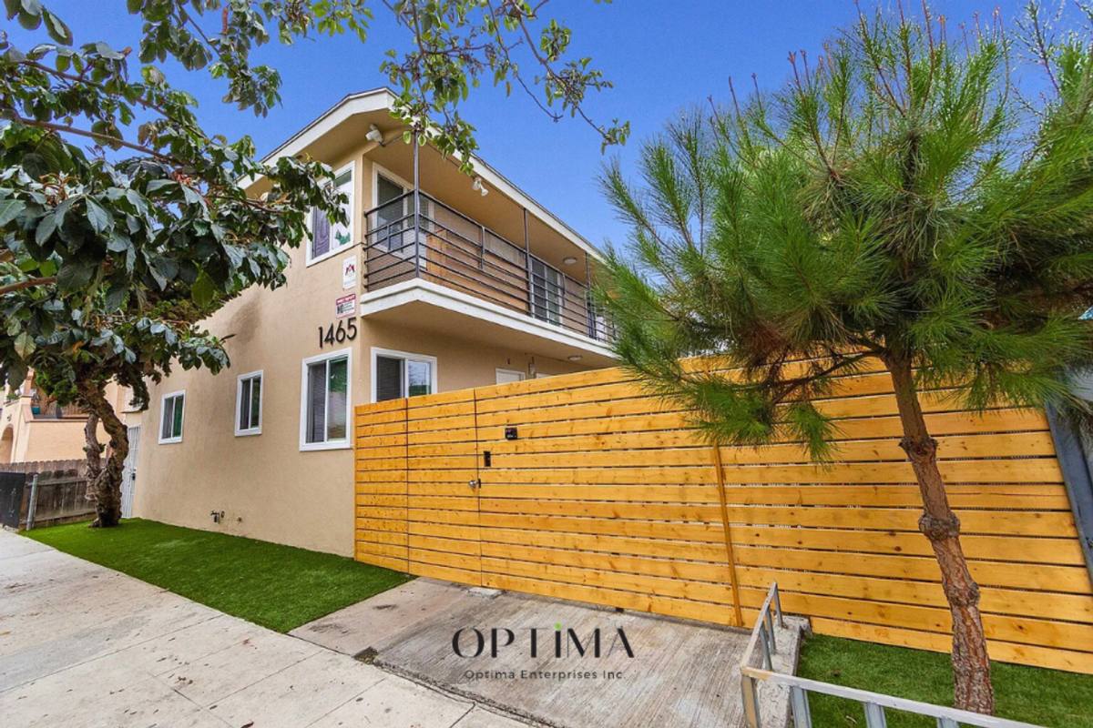 Apartment for rent at 1465 Henderson Ave, Long Beach, CA 90813