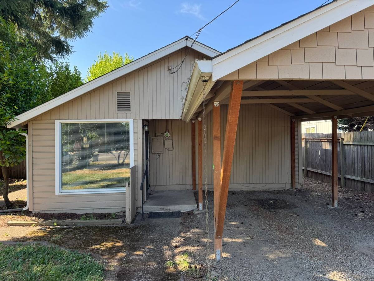House for rent at 5090 Barger St, Eugene, OR 97402