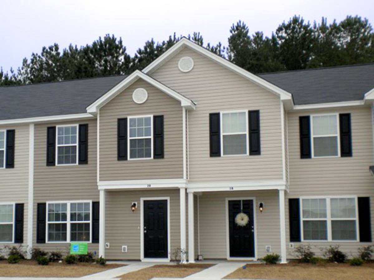 Townhouse for rent at 13 Bearing Circle, Port Wentworth, GA 31407