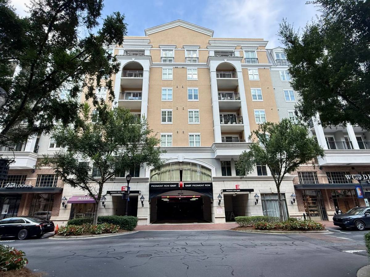 Condo for rent at 4625 Piedmont Row Dr, Charlotte, NC 28210