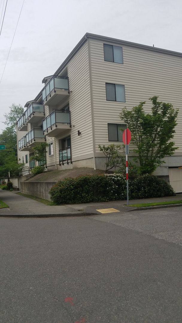 6215 Phinney Ave N, Seattle, WA 98103