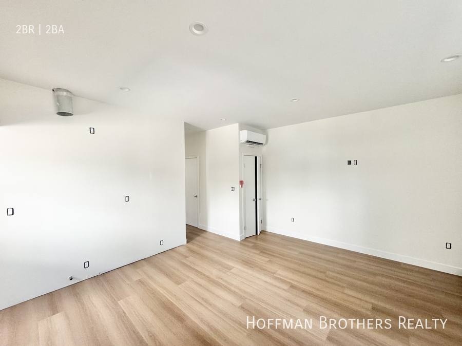 Apartment for rent at 1135 S Doheny Dr #7, Los Angeles, CA 90035