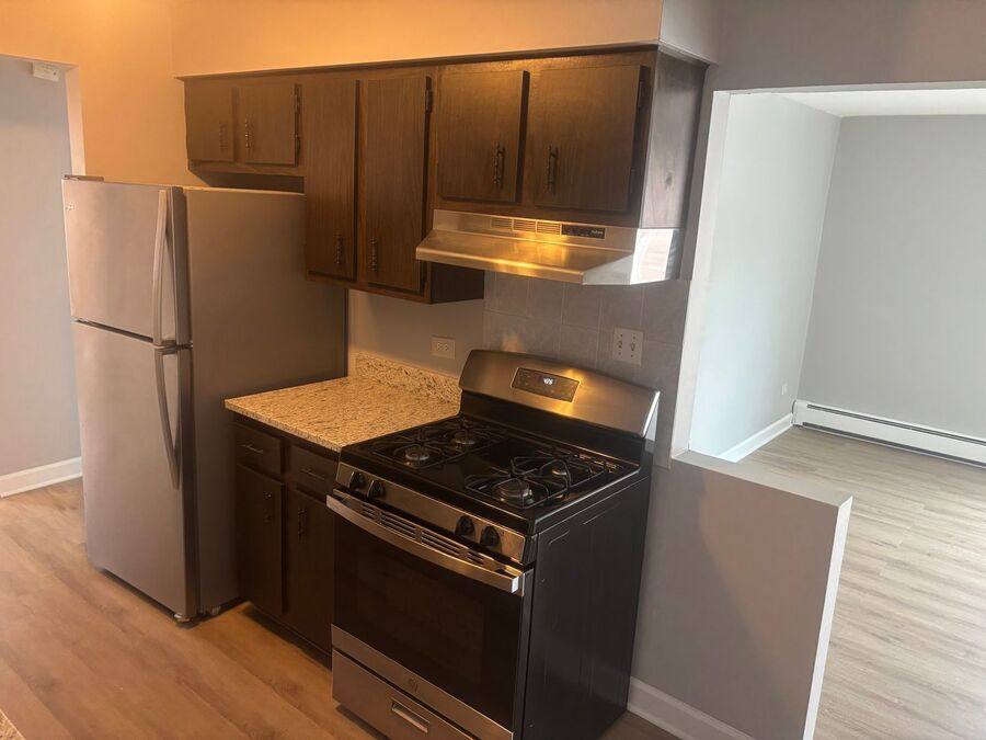 Apartment for rent at 10430 Mayfield Ave #2D, Chicago, IL 60643