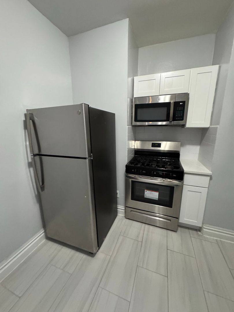 Apartment for rent at 3656 Kennedy Blvd, Jersey City, NJ 07306