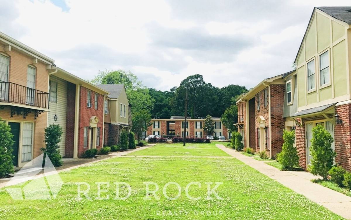 Apartment for rent at 2315 5th St N, Columbus, MS 39705