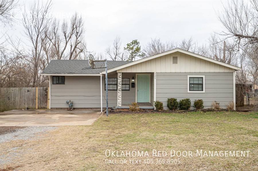 House for rent at 121 Grandview Rd, Oklahoma City, OK 73130