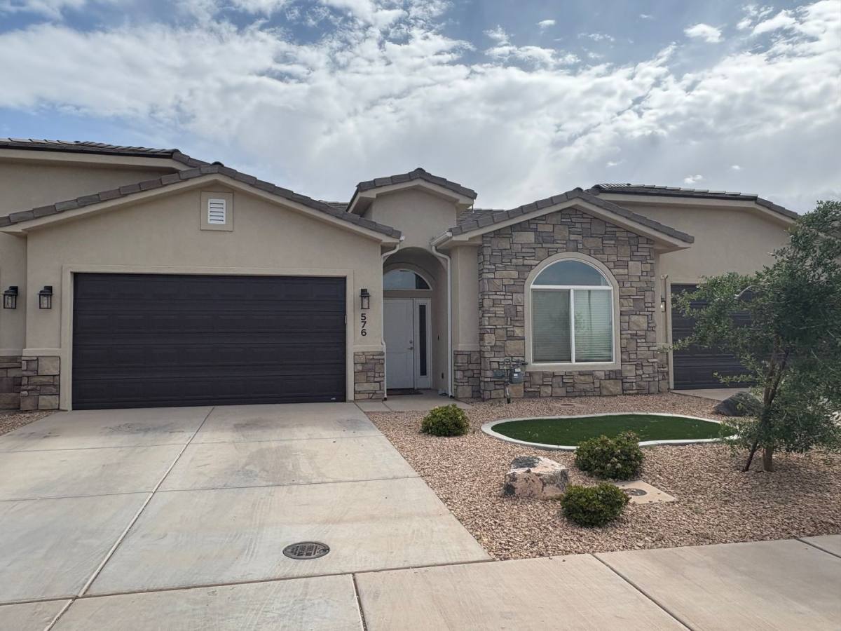Townhouse for rent at 576 N 3085 W, Hurricane, UT 84737