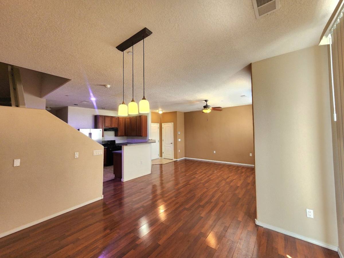 Townhouse for rent at 601 Menaul, Albuquerque, NM 87107