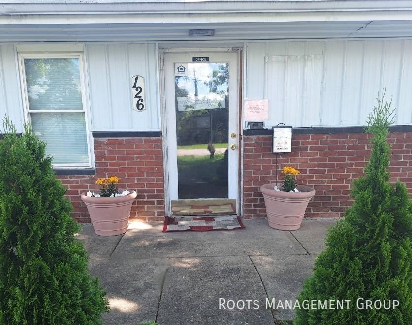 Apartment for rent at 2009 Hamburg Pike Trailer 36 #36, Jeffersonville, IN 47130