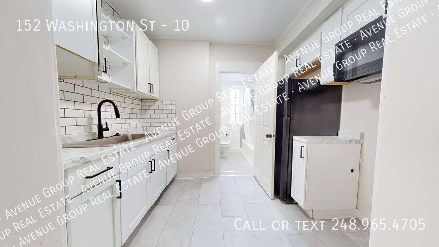 Apartment for rent at 152 Washington St #10, Pontiac, MI 48341