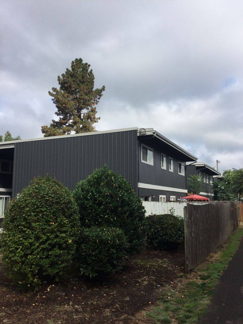 Townhouse for rent at 1247 W 8th Ave, Eugene, OR 97402