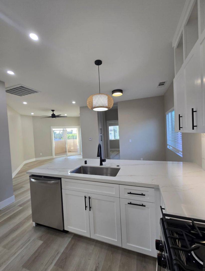 3453 N Mountain View Dr, San Diego, CA 92116