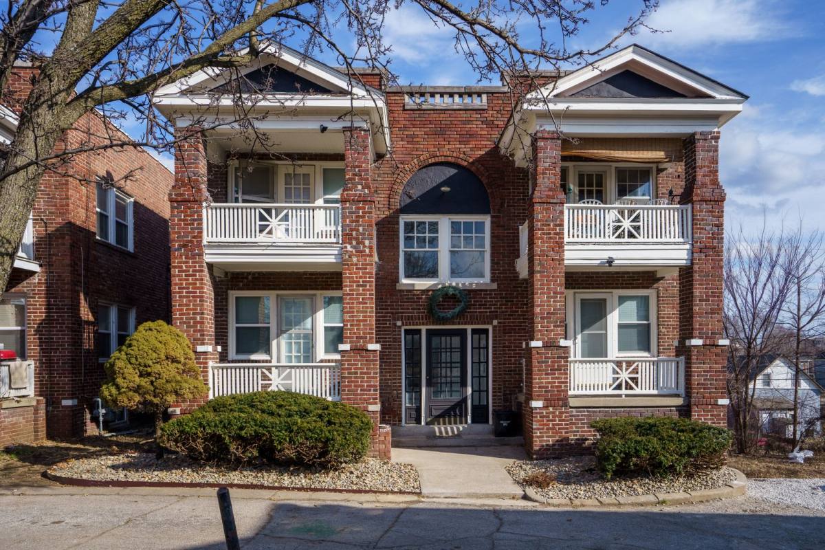 Apartment for rent at 2613-2615 Amie Court, Kansas City, MO 64124
