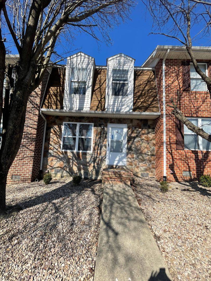 Townhouse for rent at 134 Holly Hill St, Broadway, VA 22815