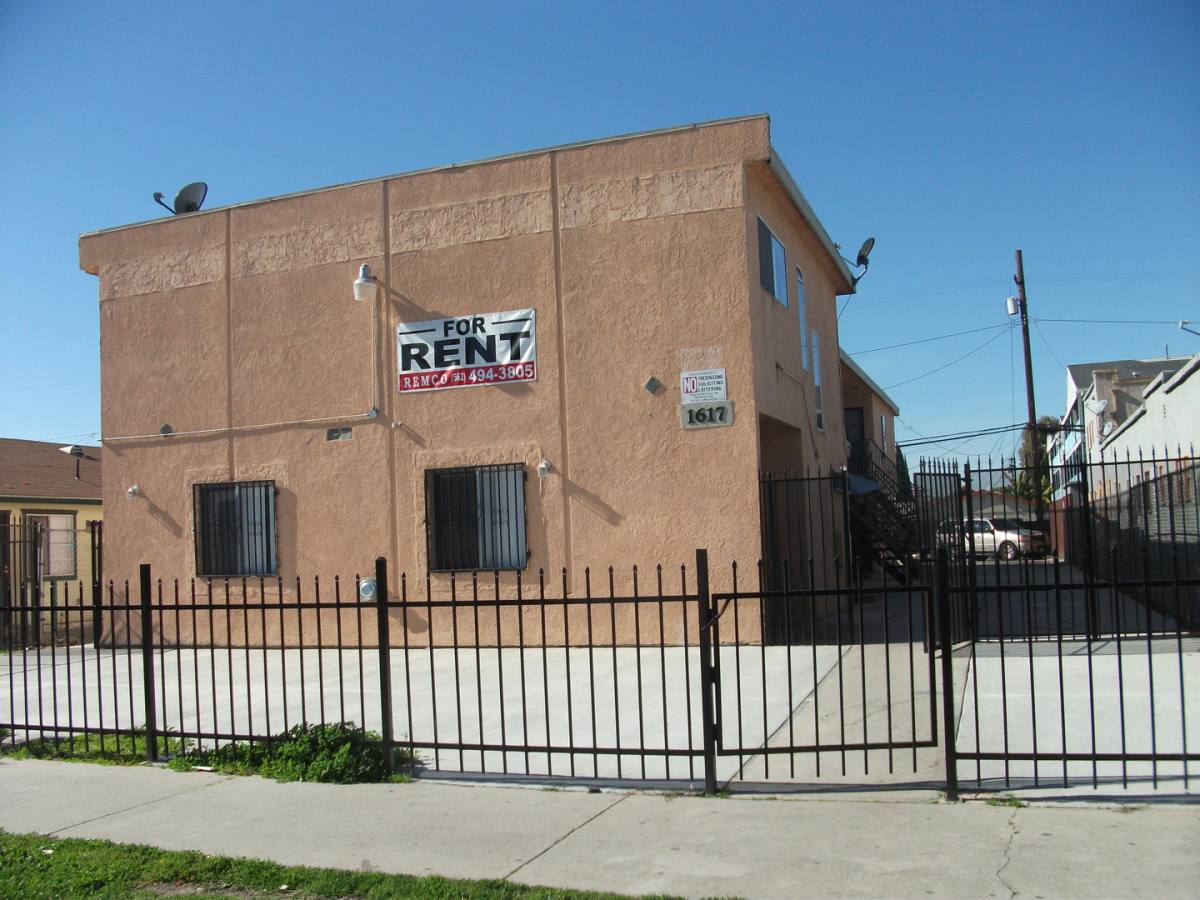 Apartment for rent at 1617 Sherman Place, Long Beach, CA 90804