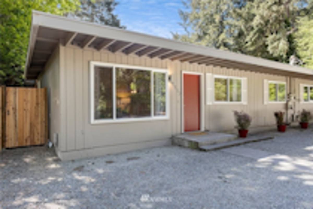 Apartment for rent at 9914 112th St SW, Lakewood, WA 98498
