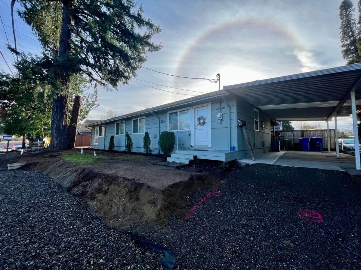 House for rent at 2807 NE 16th St, Renton, WA 98056