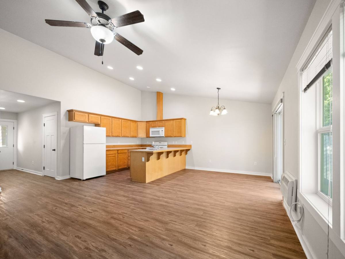 Apartment for rent at 503 16th St, La Grande, OR 97850