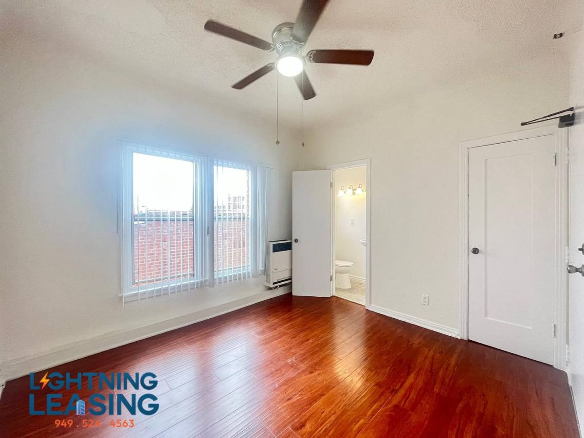 Apartment for rent at 2749 5 3 San Marino St #29D, Los Angeles, CA 90006