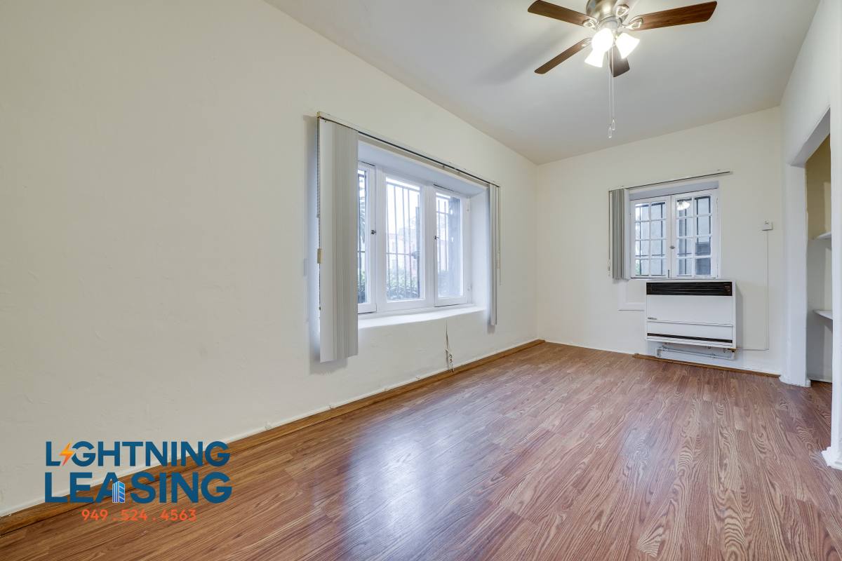 Apartment for rent at 1516 S Wilton Place #411D, Los Angeles, CA 90019