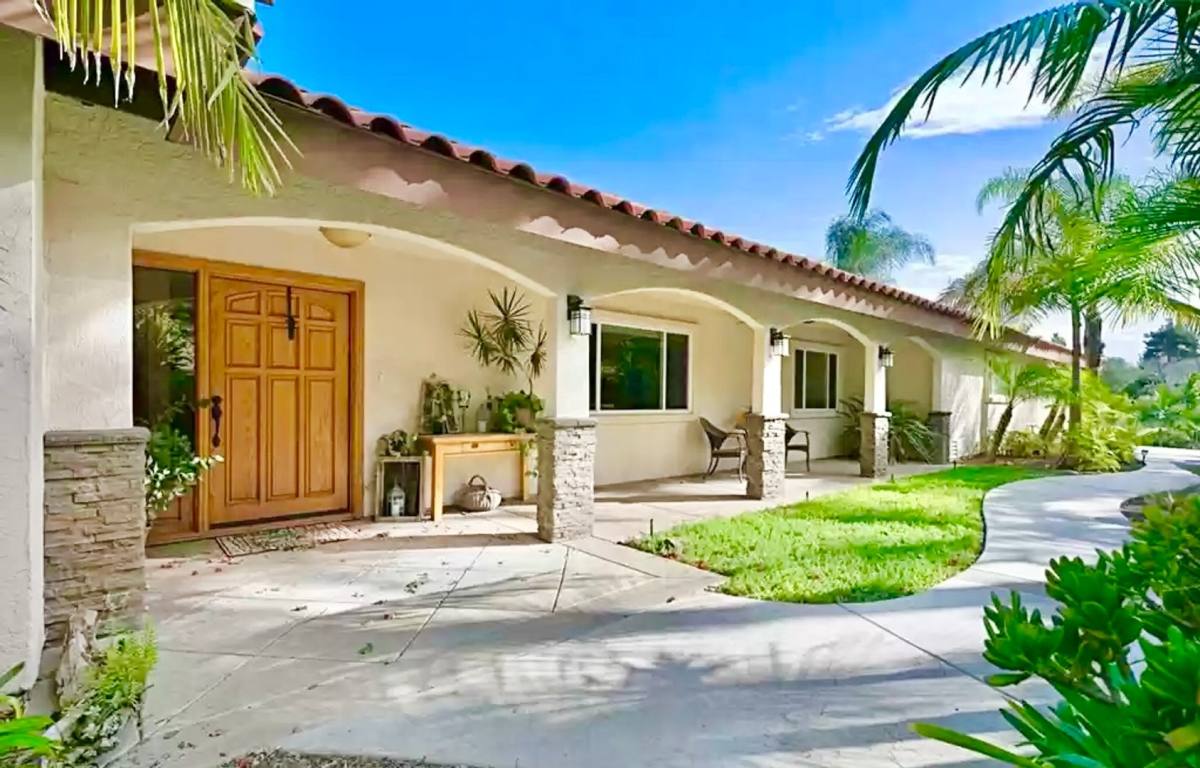 House for rent at 2798 Alta Vista Dr, Fallbrook, CA 92028