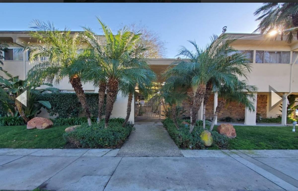 Apartment for rent at 17950 Burbank Blvd, Encino, CA 91316
