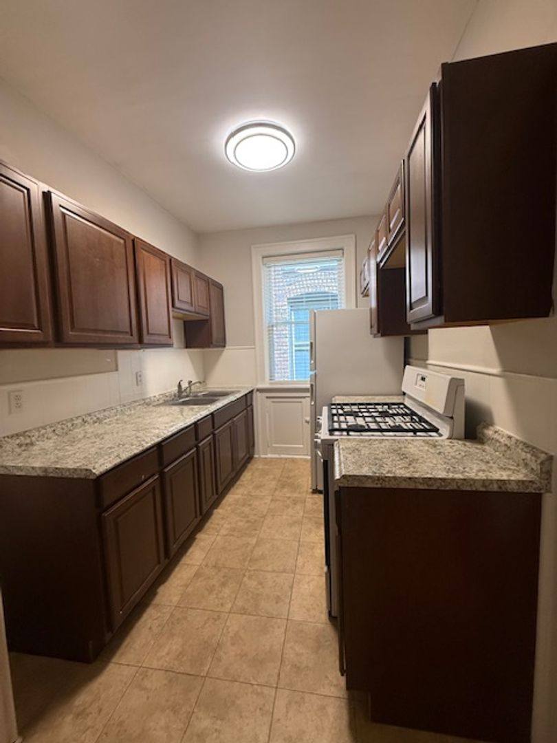 Apartment for rent at 1123 Louisville, Saint Louis, MO 63139