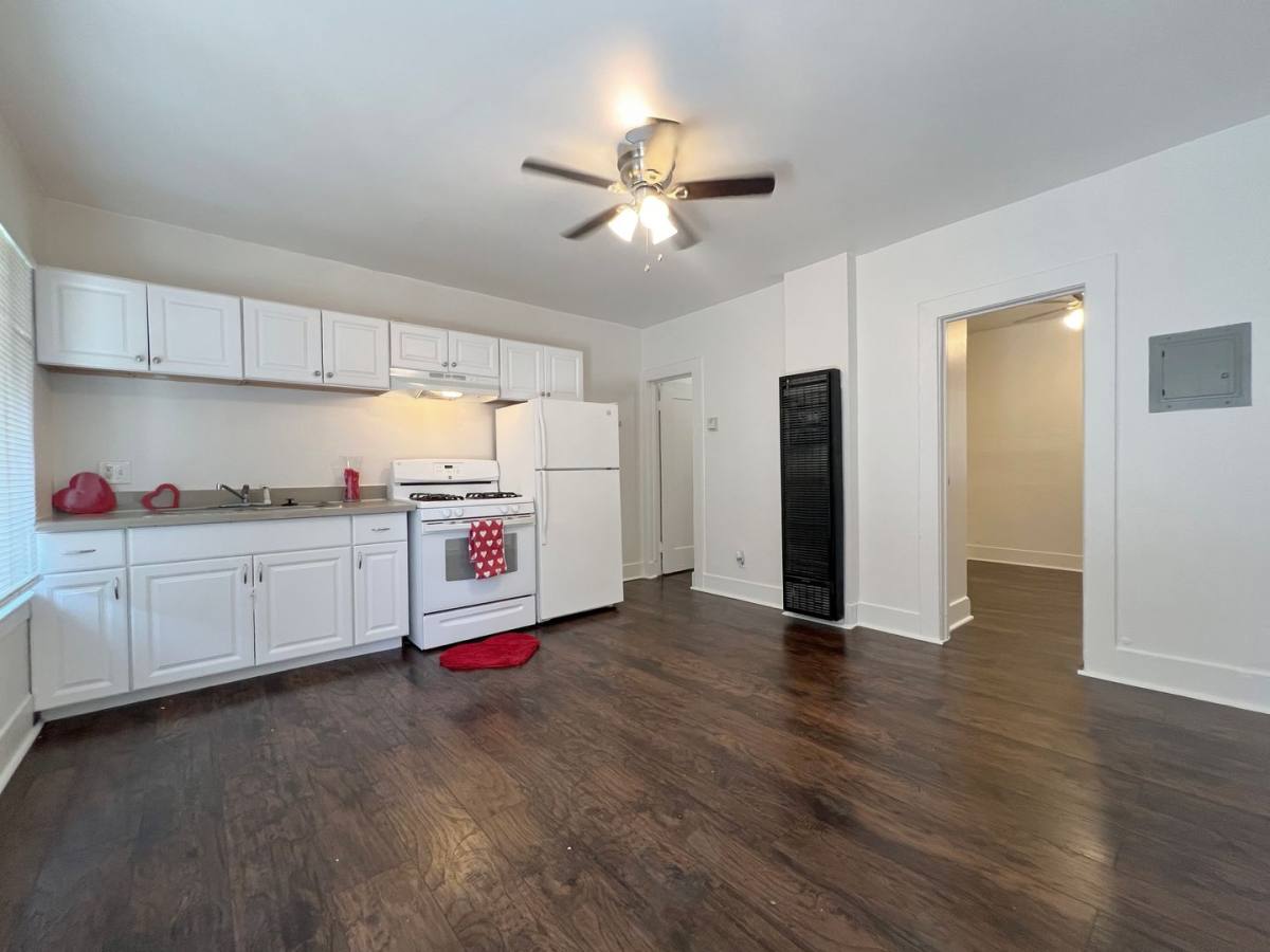 Apartment for rent at 1238 E 7th St, Long Beach, CA 90813