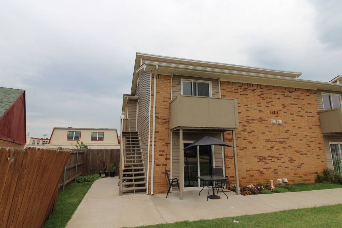 Apartment for rent at 1311 Glen Oaks, Norman, OK 73071