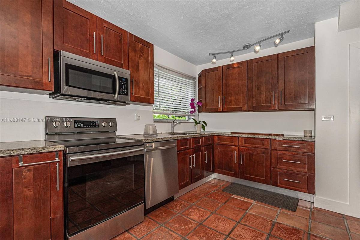 House for rent at 309 S Bird Rd, Miami, FL 33146