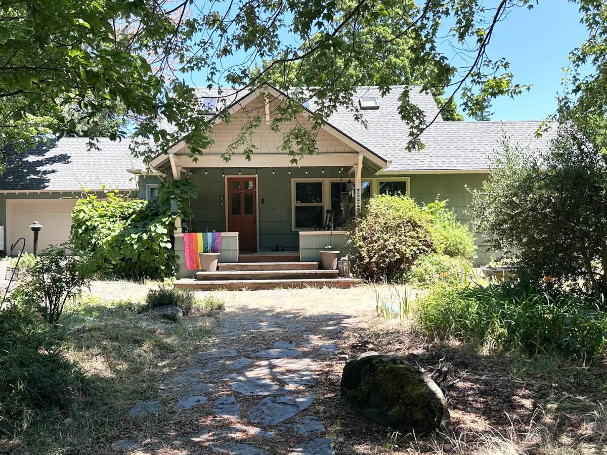 Apartment for rent at 7330 SW 53rd - Adu, Portland, OR 97219