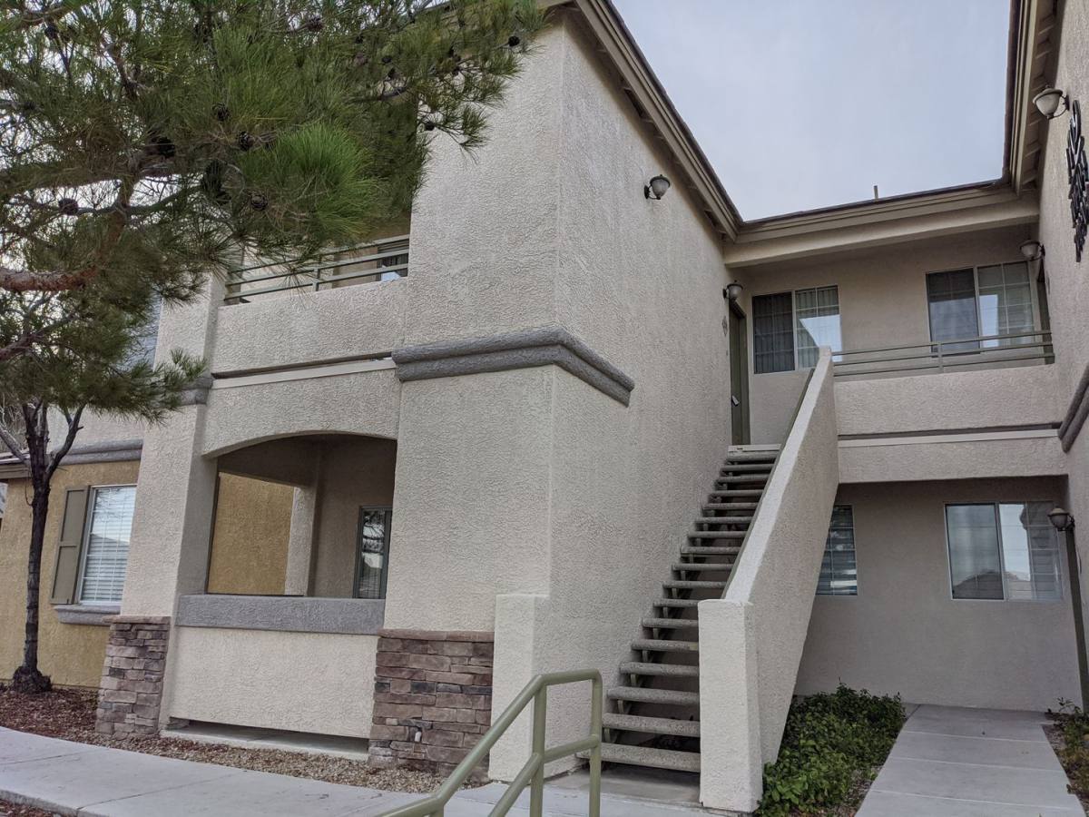 House for rent at 1709 King James St, Las Vegas, NV 89144