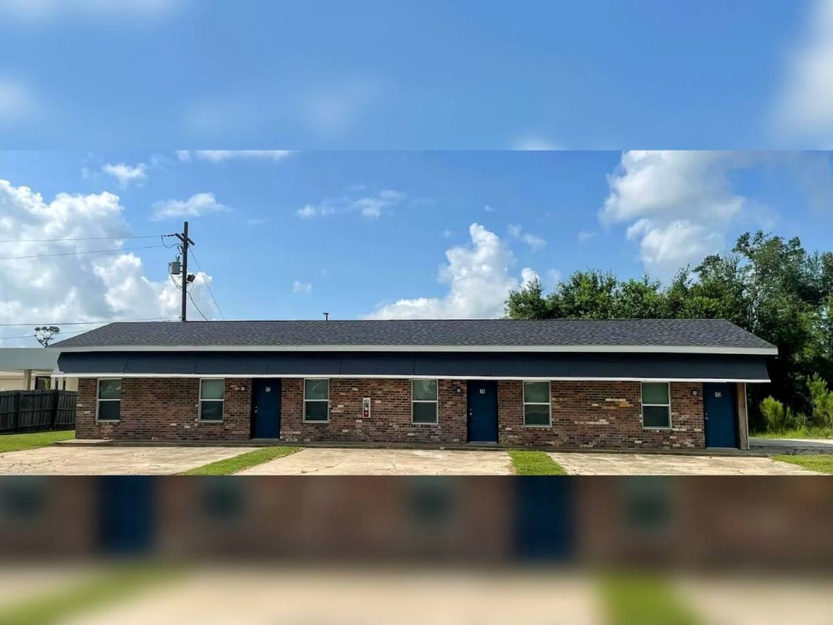 Apartment for rent at 909 Mulberry St, Westlake, LA 70669