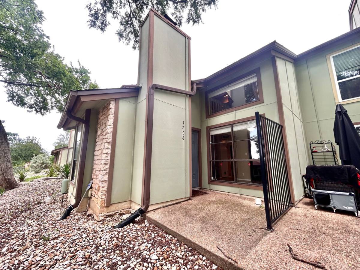 House for rent at 1706 Timber Ridge Dr, Austin, TX 78741
