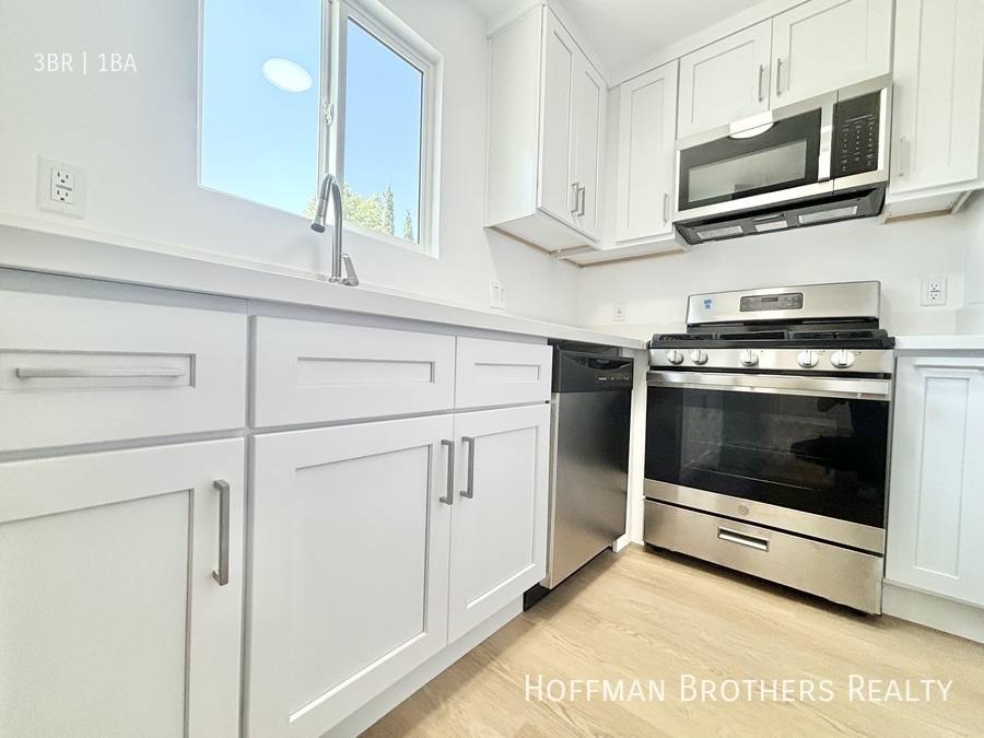 Apartment for rent at 327 S Ave 59 #2A, Los Angeles, CA 90042