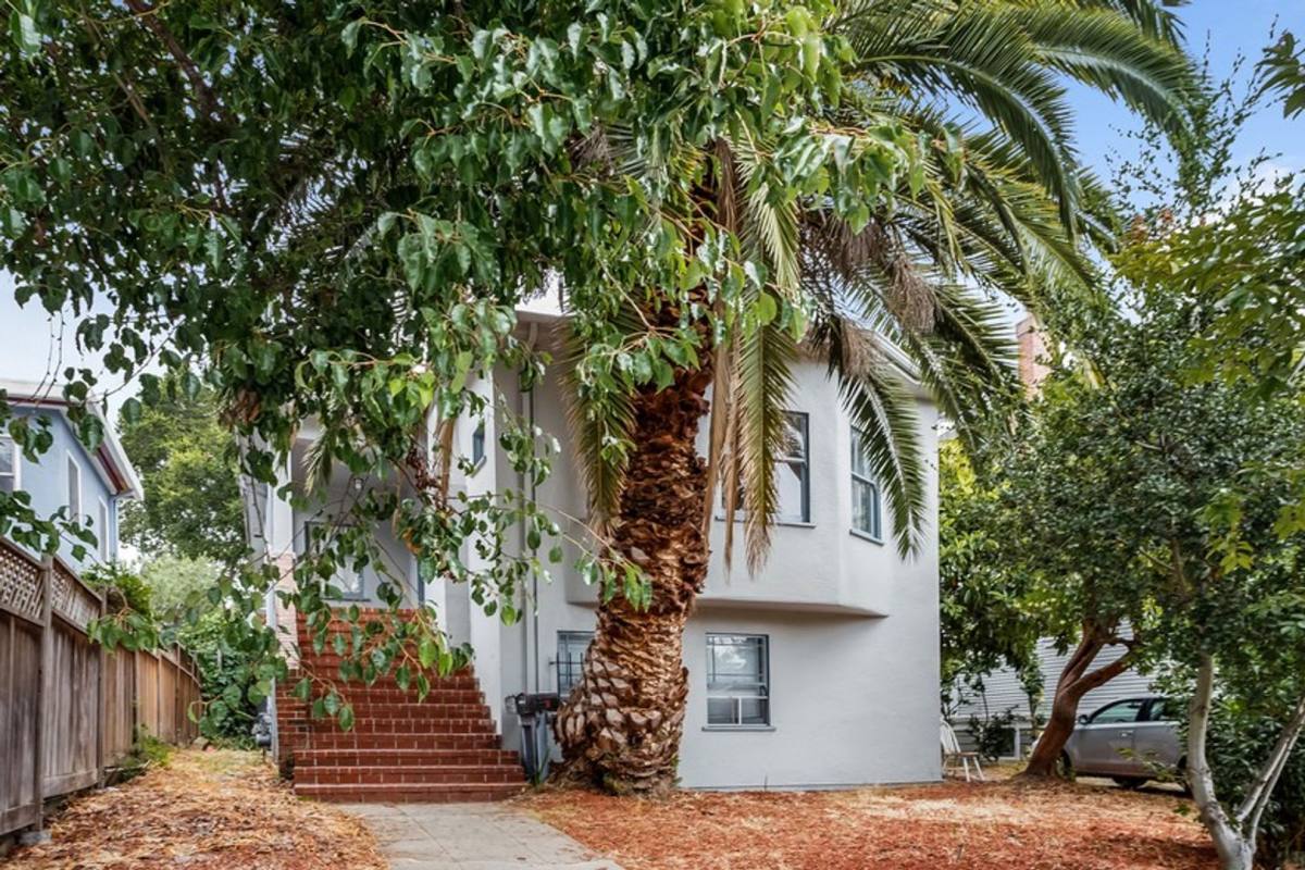 Apartment for rent at 6458 Colby St, Oakland, CA 94618