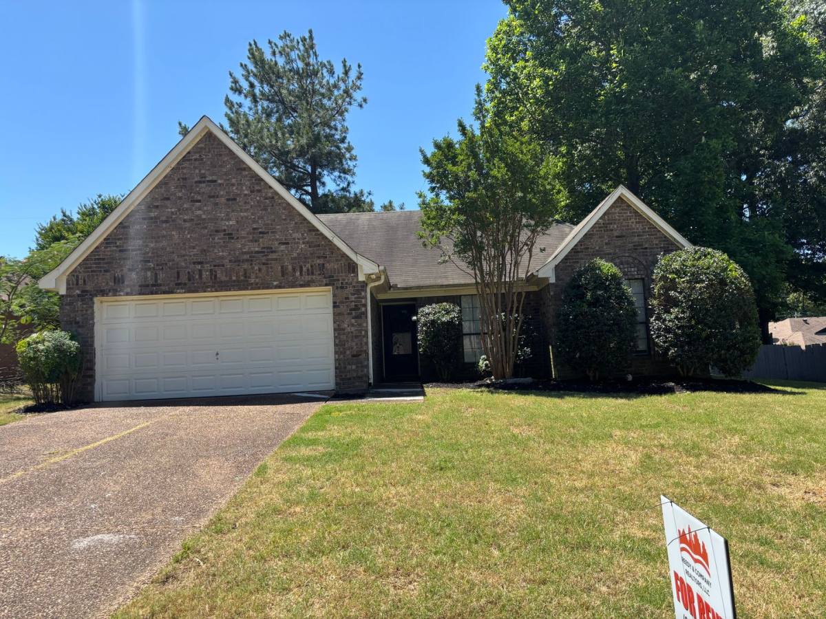 5803 Pecan Trace Dr, Memphis, TN 38135