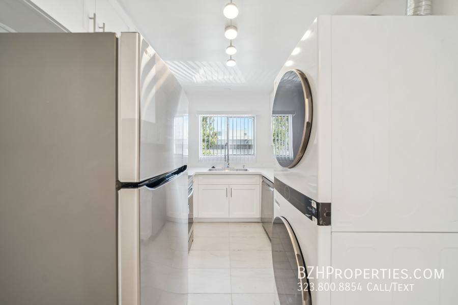 Apartment for rent at 320 S Serrano Ave #9, Los Angeles, CA 90020